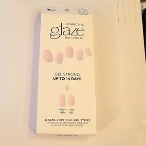 NWT Dashing Diva "Powder Pink" glaze Semi-Cured Gel Nail Strips - New, Unope…